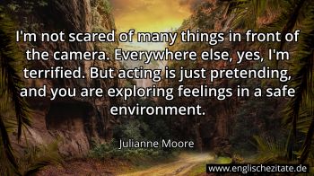 Englisches Zitat von Julianne Moore als Bild