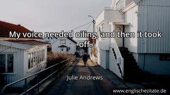 Englisches Zitat von Julie Andrews als Bild